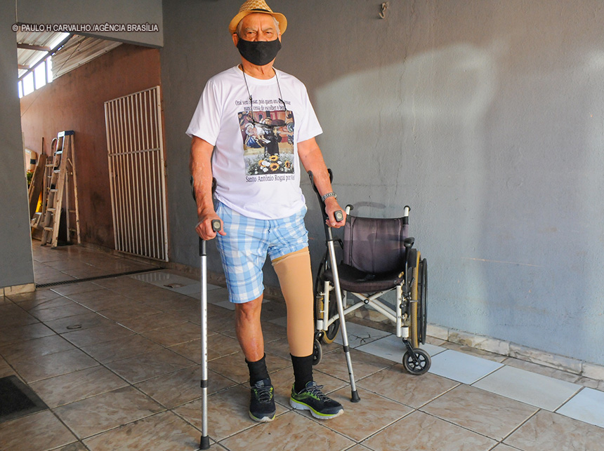 Secretaria de Saúde adquire mais de 2 mil próteses adquiridas para dar mais mobilidade a quem precisa