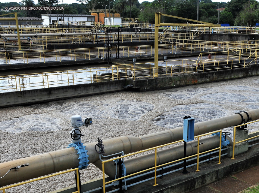 Sabe como é tratada a água e o esgoto de sua cidade? A Caesb mostra