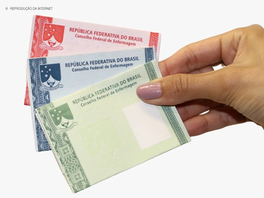 Profissionais de enfermagem não precisam quitar anuidade para renovar carteira, decide STF