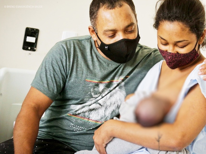 ‘Agosto Dourado’ colore bancos de leite e maternidades