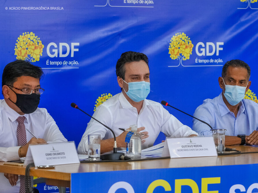 Adolescentes com 17 anos serão vacinados na próxima semana