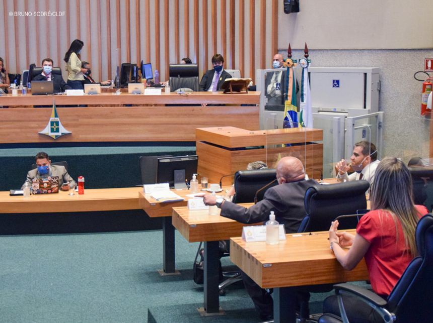 Deputados denunciam falta de insumos em hospitais do DF e cobram melhorias no atendimento à Covid-19