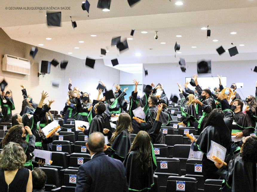 Escola Superior de Ciências da Saúde completa 20 anos