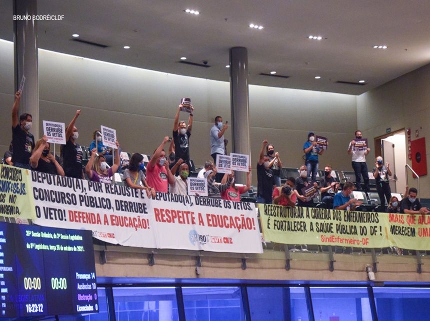 Distritais derrubam veto e 3ª parcela dos servidores do GDF será paga em 2022, mas reestruturação ainda deve ser apreciada pela CLDF