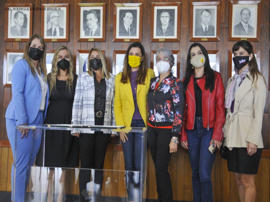 “Dignidade Feminina” já arrecadou 150 mil absorventes para meninas e mulheres em vulnerabilidade