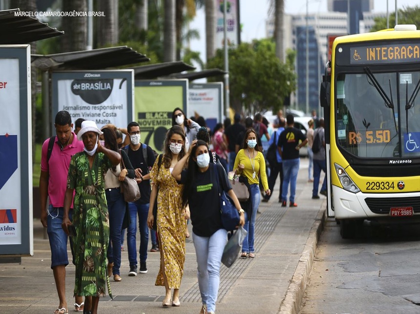 Não há casos da nova variante identificados no Brasil, diz ministério