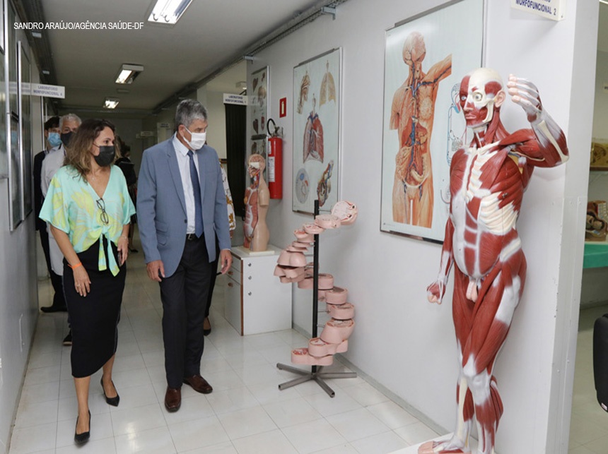 Secretário de Saúde do DF visita Fepecs, discute parcerias e projetos futuros