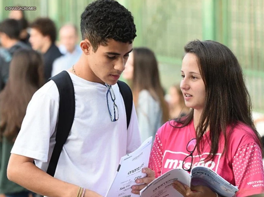 Faculdade Anhanguera e Burger King oferecem cupons de descontos a candidatos do Enem no DF