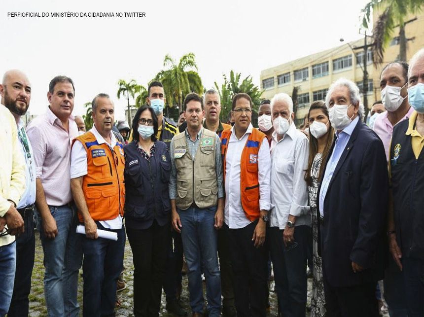 Ministros sobrevoam a Bahia e prometem recursos para reconstrução