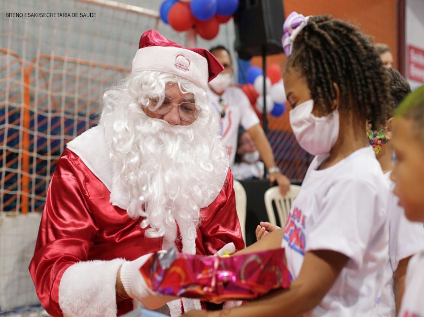 Pacientes do ICTDF ganham festa de Natal