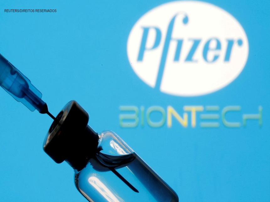 Pfizer diz que proteção contra Ômicron necessita de três doses