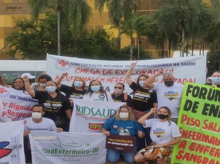 Diretores do Sindate participam de ato por aprovação do piso salarial da Enfermagem