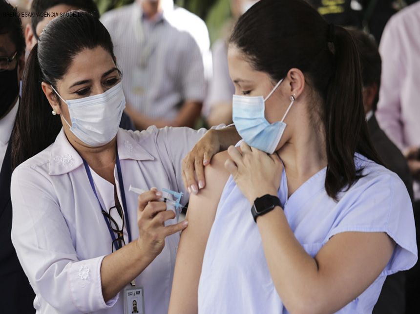 Pesquisa indica espaço para avançar na adesão de adultos à vacinação