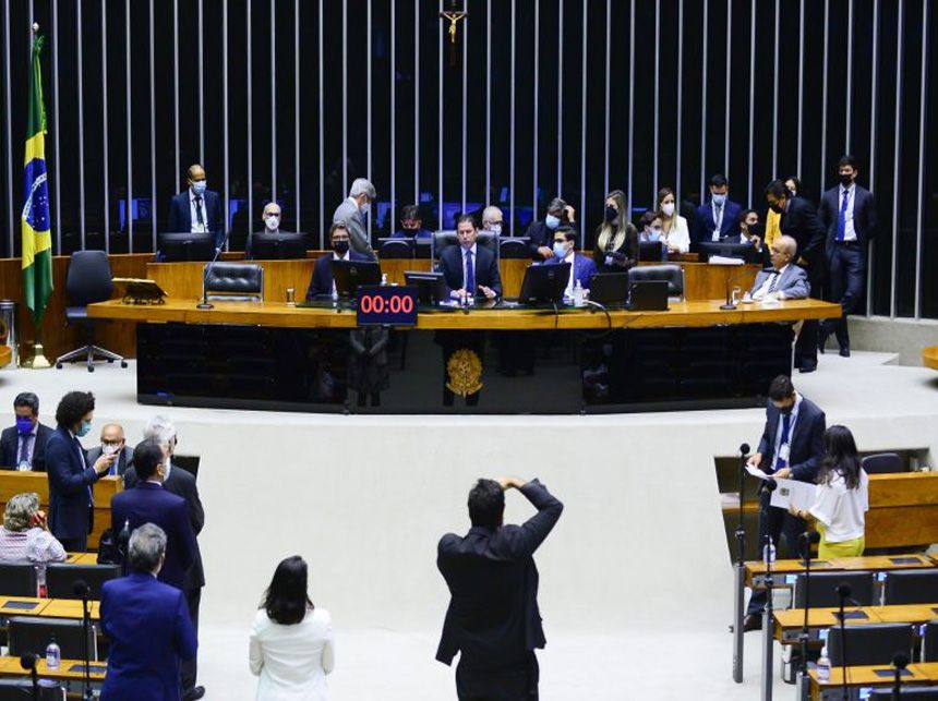 Congresso mantém veto a projeto que obrigava planos de saúde a cobrir tratamento domiciliar de uso oral contra o câncer