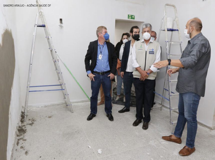 Secretário de Saúde confere instalações do HRG
