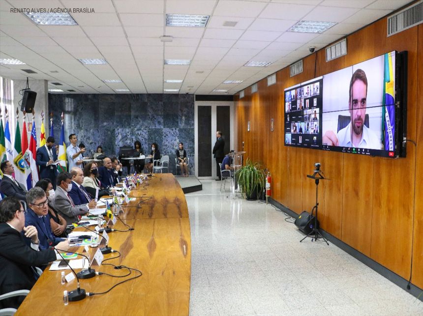 Fórum de Governadores prorroga congelamento do ICMS sobre gasolina