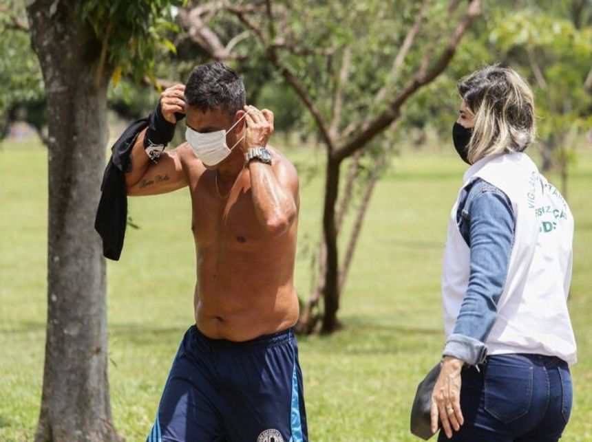 Uso de máscara ao ar livre deixa de ser obrigatório no DF a partir desta 6ª