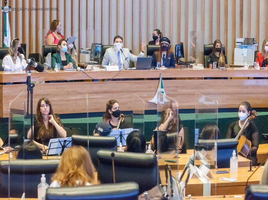 Câmara realiza sessão solene em homenagem ao Dia Internacional da Mulher