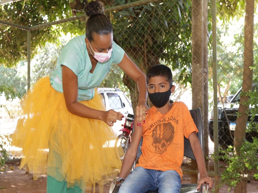 Covid-19: profissionais da Saúde imunizam crianças do Pipiripau, em Planaltina