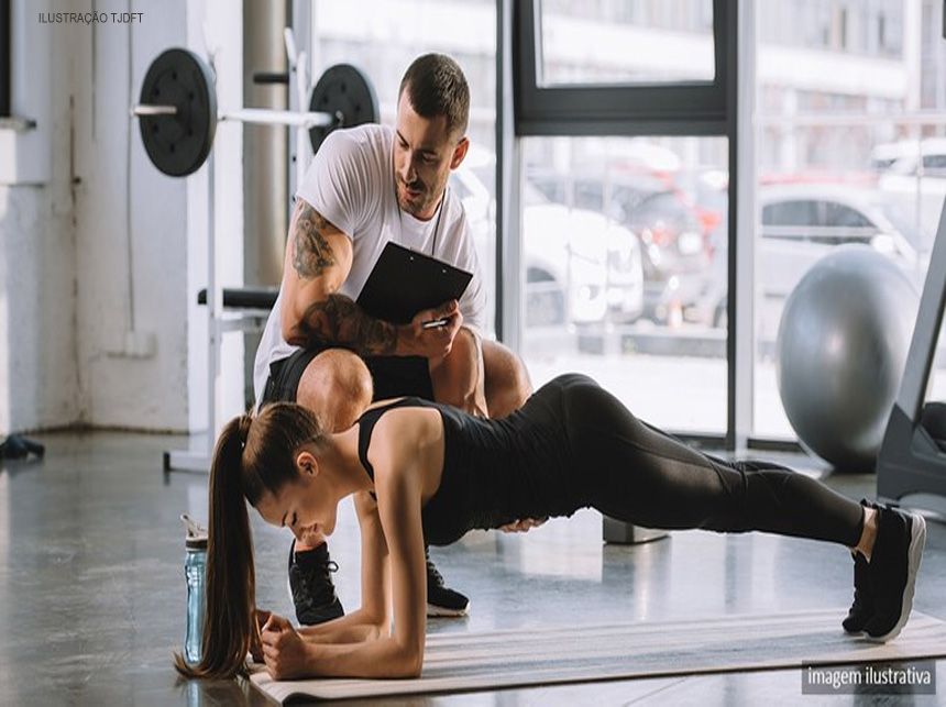 Justiça do DF extingue ação que buscava proibir atuação de personal trainer sem custo extra