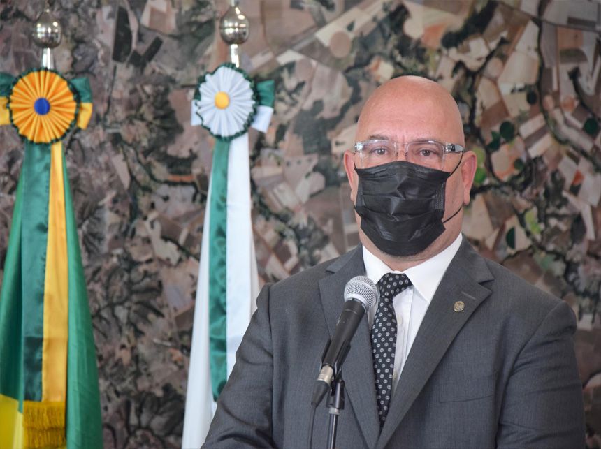 Carlos Tabanez assume mandato de deputado distrital