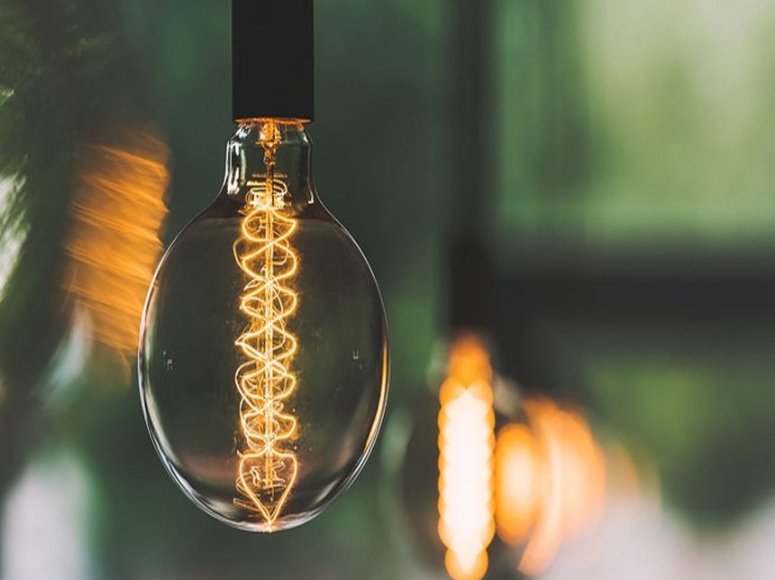 Neoenergia deve indenizar empresa por cobrança referente a antigo endereço