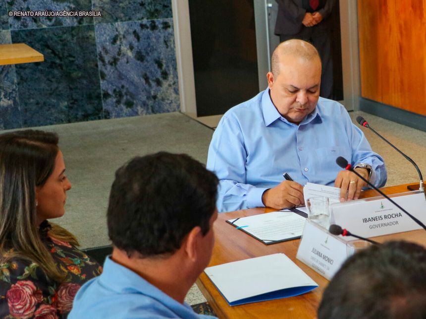 Em novo decreto, Ibaneis regulamenta centenas de entidades religiosas e clubes no DF