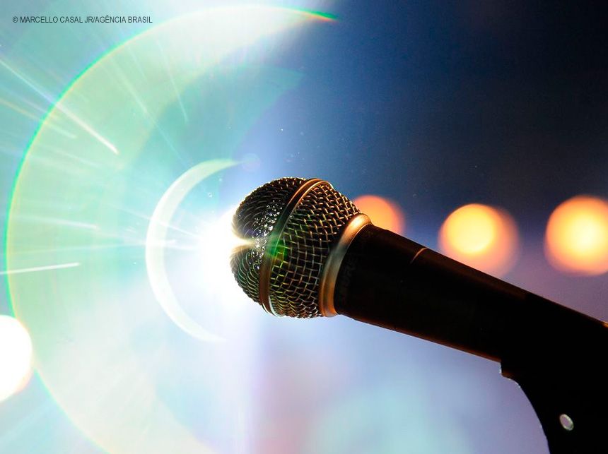 Alterações persistentes na voz podem indicar doença grave