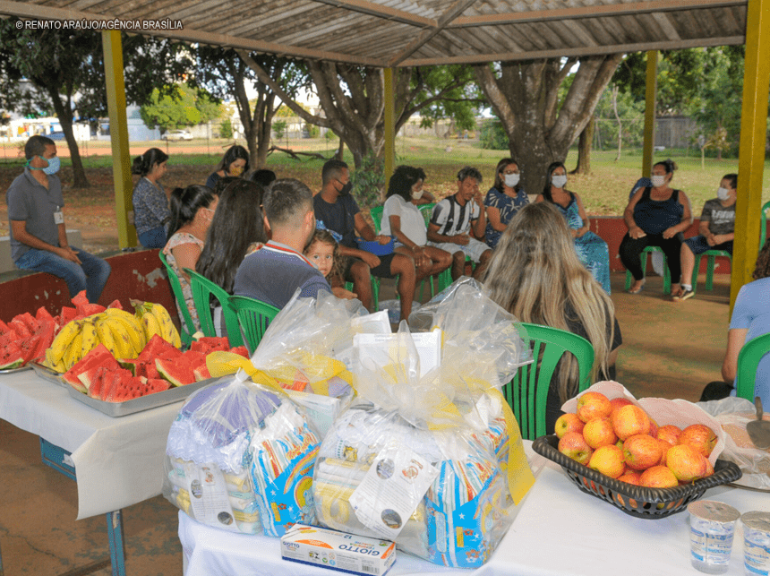 UBS 1 de Taguatinga doa enxoval para gestantes