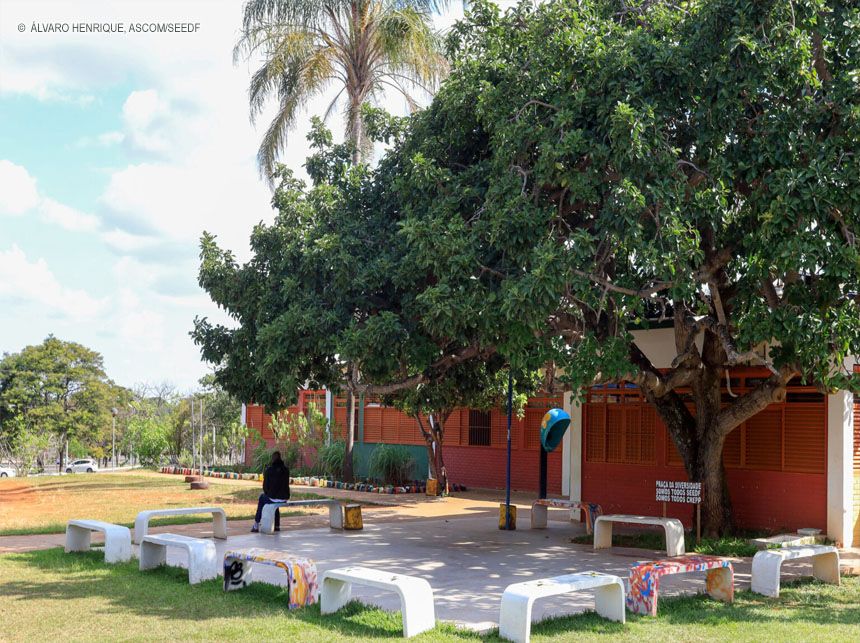 Escola no Parque da Cidade atende crianças e adultos em situação de rua
