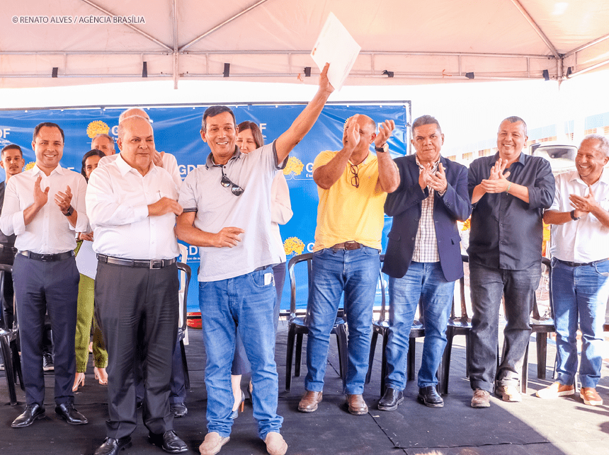 Ibaneis entrega 600 novas moradias no Itapoã Parque