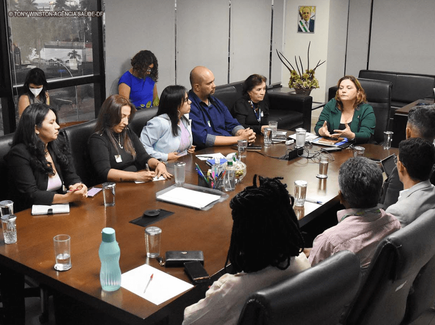 Secretaria prepara edital para contratar 30 médicos temporários no DF