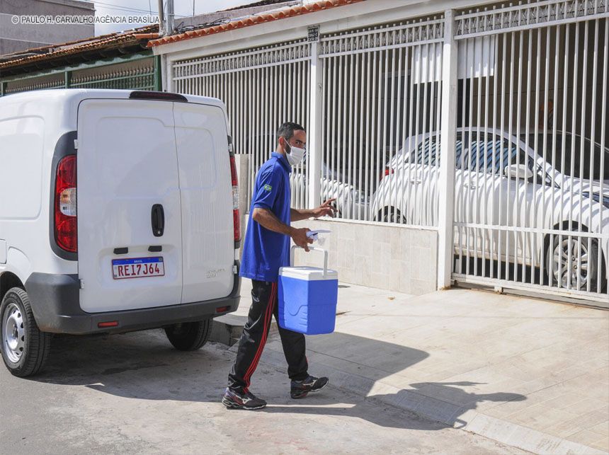Farmácias de Alto Custo atendem cerca de dois mil pacientes por dia