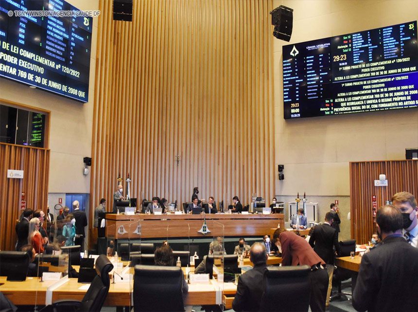 Distritais aprovam mais R$ 352,5 milhões para a saúde do DF