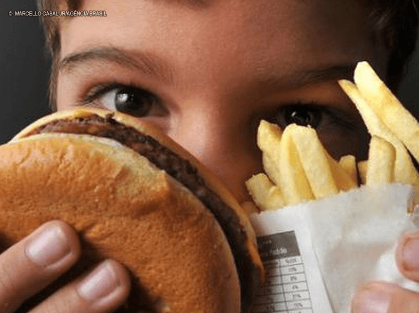 Alimentos ultraprocessados podem contribuir para perda cognitiva