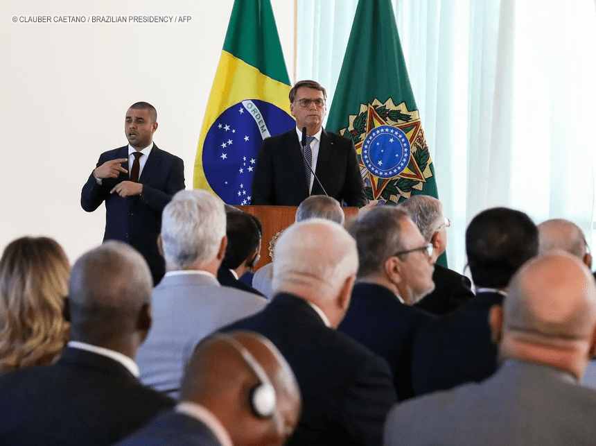 TSE retoma julgamento de Bolsonaro por abuso de poder nas eleições