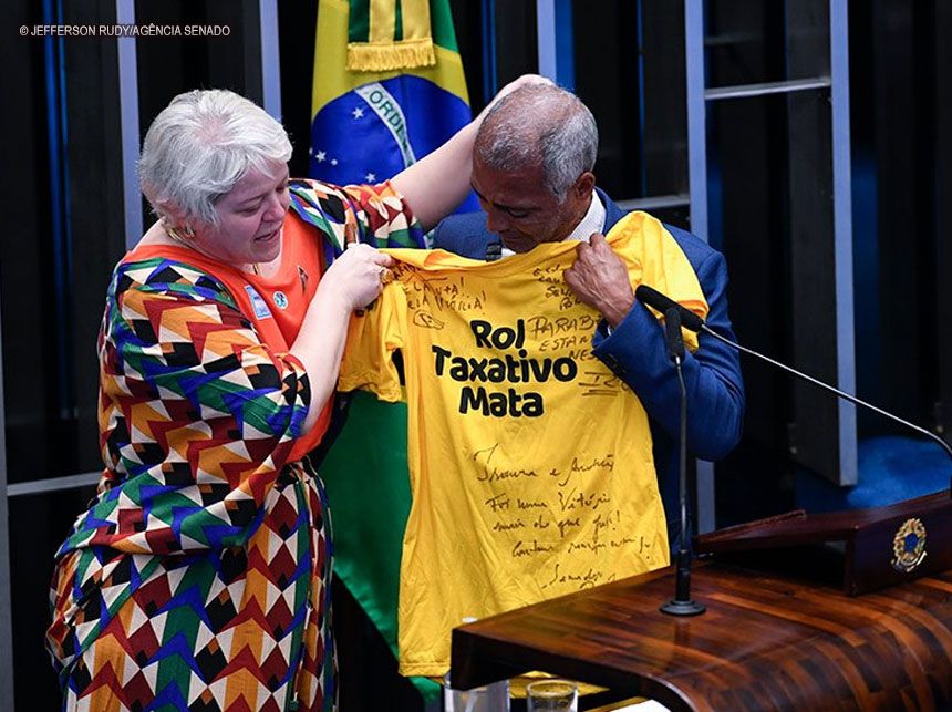 Senado aprova obrigatoriedade de cobertura de tratamentos fora do rol da ANS