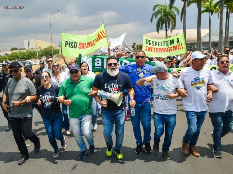 Piso da enfermagem: Congresso aprova projeto para destinação de R$ 7,3 bi ao pagamento de reajustes