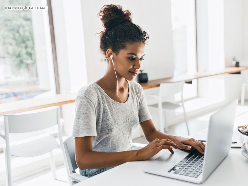 Justiça suspende autorização, reconhecimento e renovação de cursos de graduação EaD em Enfermagem