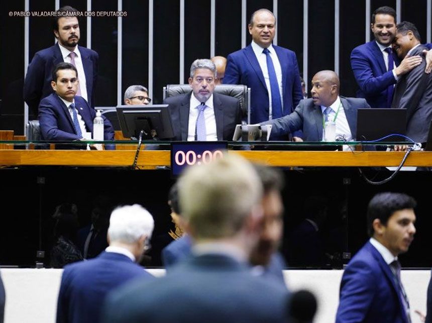 Deputados cobram em Plenário financiamento de piso nacional de enfermagem