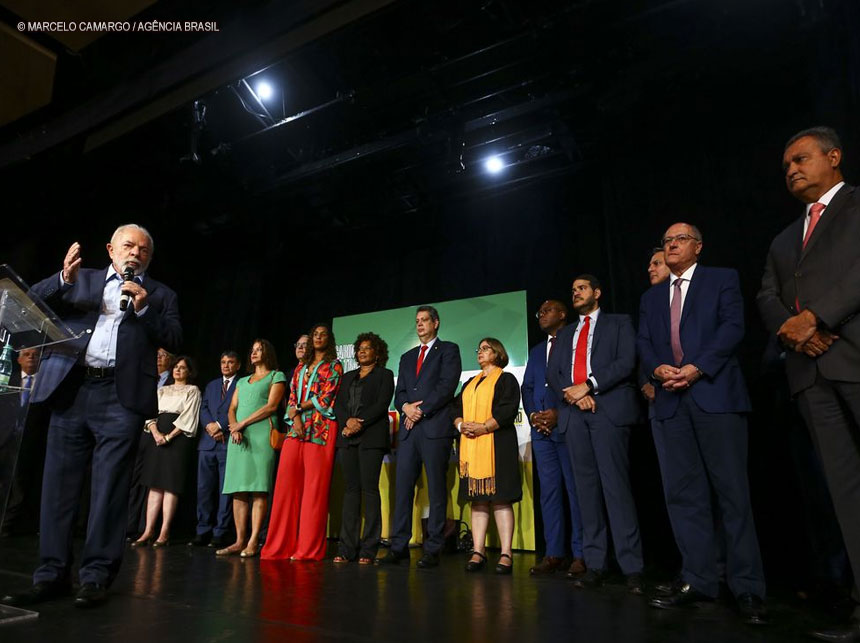 Lula anuncia mais 16 ministros da futura gestão