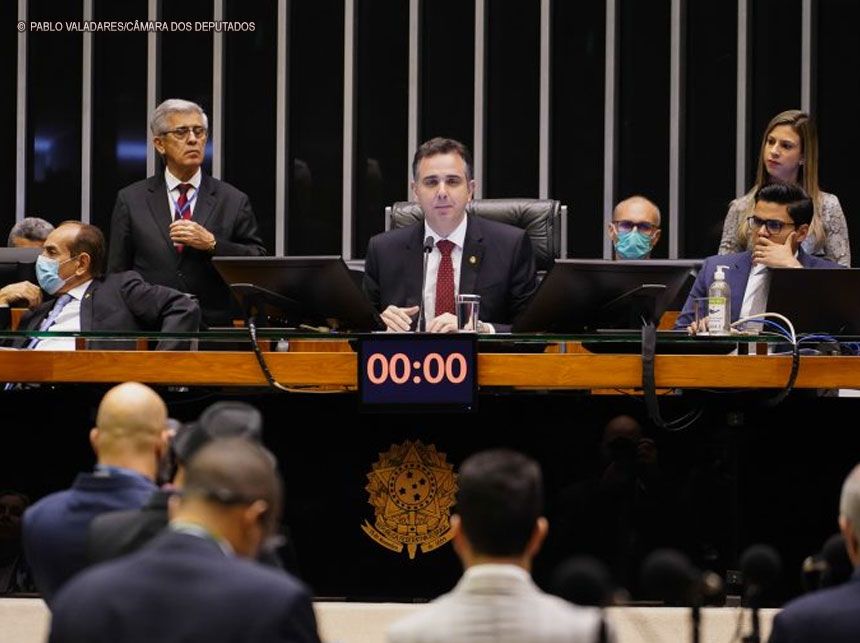 Presente de Natal? Pacheco afirma que Senado vai votar PEC do piso da enfermagem ainda neste ano