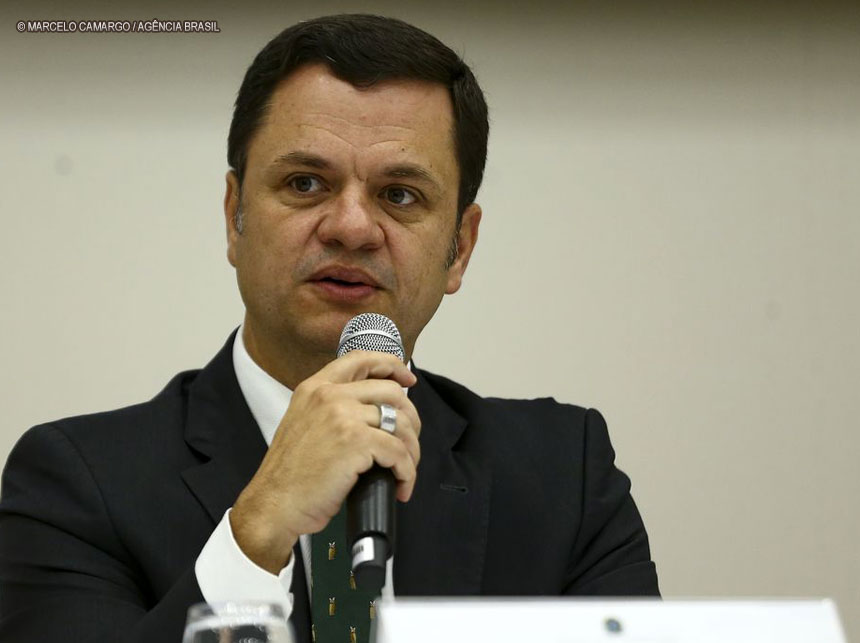 Preso, Anderson Torres se mantém em silêncio no depoimento à PF