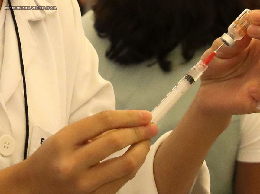 Covid-19: Brasil registra 26,4 mil casos e 210 mortes em 24 horas