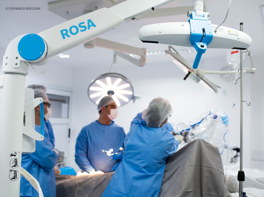 Artrose severa: entenda como a medicina robótica tem auxiliado a contornar os casos mais graves da doença no Brasil