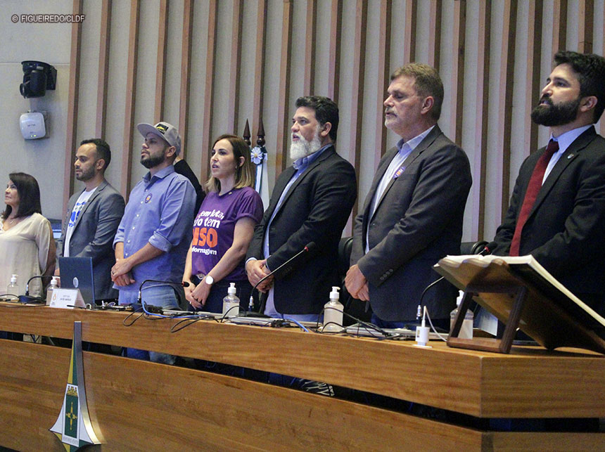 CLDF: Implantação do piso da enfermagem no DF terá apoio de Frente Parlamentar