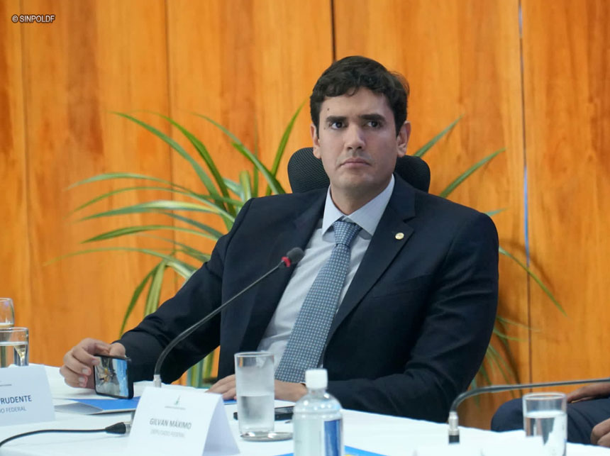 Prudente confirma ao presidente do Sinpol-DF que Celina encaminhará reajuste da PCDF