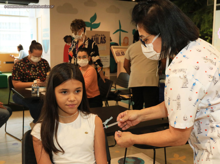 Vacinação no sábado de Carnaval chega a mais de 1.500 pessoas