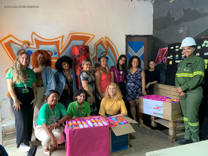 Instituições do DF recebem doação de mais de 14 mil absorventes