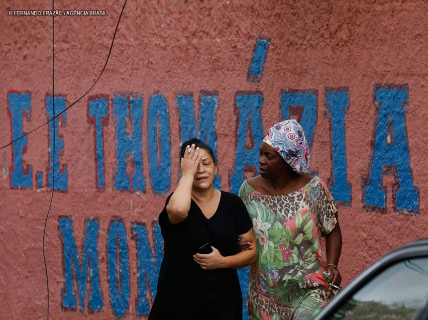 Professora morre e 5 pessoas são feridas em ataque contra escola em SP